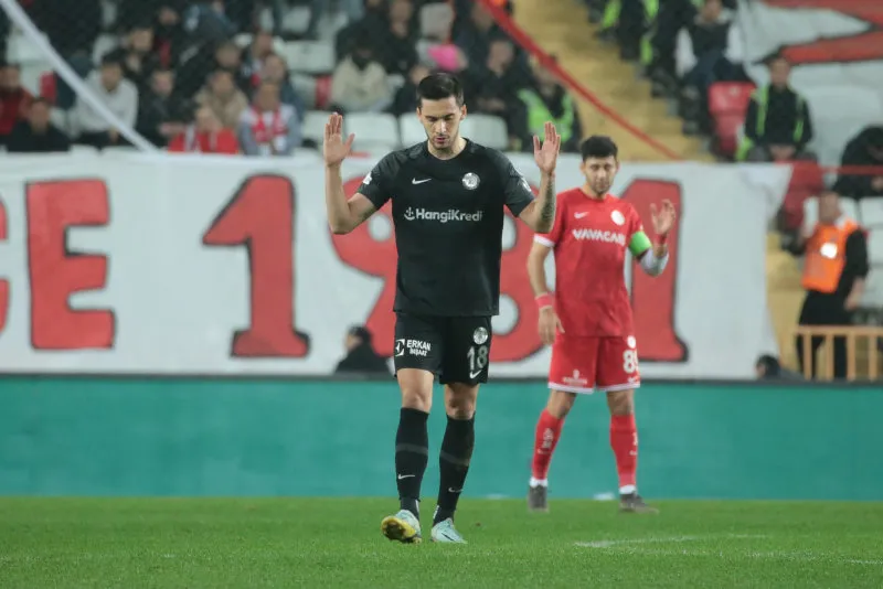 Süper Lig'in golcüsü Fenerbahçe'ye! Resmi teklif yapıldı - 7