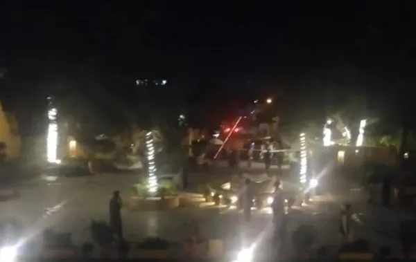 pakistanda-turk-heyetin-kaldigi-otelde-patlama-3-olu-11-yarali-1619036155623.jpeg Pakistan'da Türk heyetin kaldığı otelde patlama: 3 ölü, 11 yaralı-3