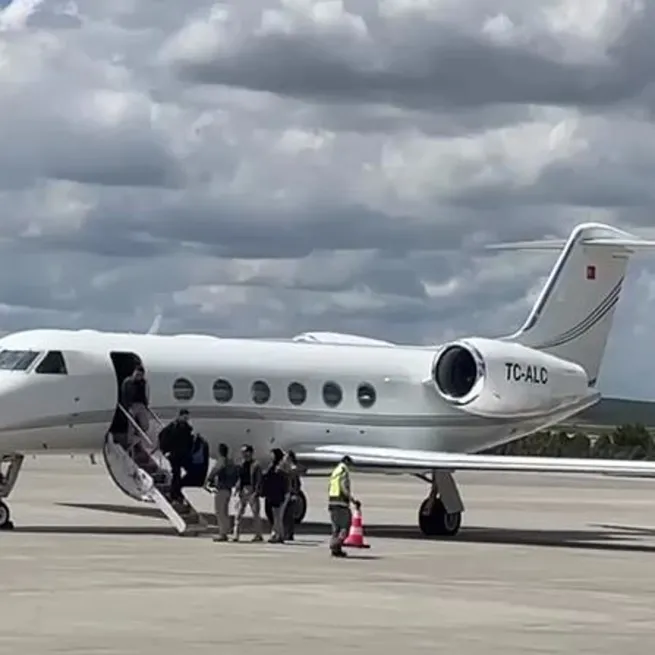 Cumhurbaşkanlığı uçaklarını satacağını vaat eden Meral Akşener Şanlıurfaya özel uçakla geldi