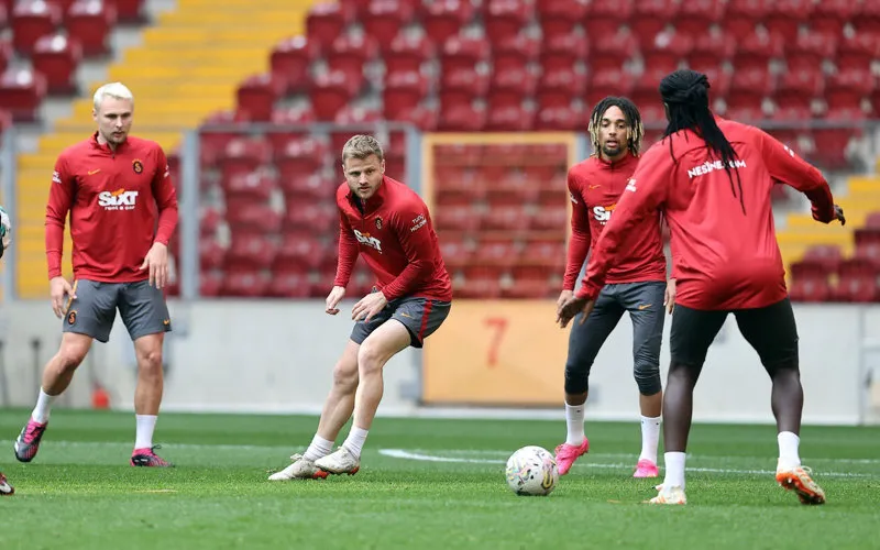 Galatasaray transfer haberleri | İtalya'dan Okan Buruk'a kötü haber! - 6