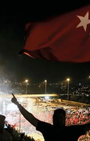 FETÖ'cü hainler, 15 Temmuz 2016’da darbe girişimi yaptı: Ancak Türk Milleti'nin kararlı duruşu sayesinde başarılı olamadı