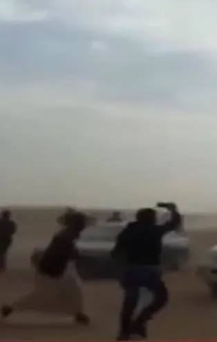 Aşiret mensupları şehre inen PKK'lıları kovalayıp taşladı!