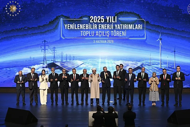 baskan-erdogandan-chpdeki-kavgaya-gonderme-dun-kahraman-ilan-ettiklerini-bugun-hain-ilan-ediyorlar-enerji-mesa-1780492191922.jpeg Başkan Erdoğan'dan CHP'deki kavgaya gönderme: Dün kahraman ilan ettiklerini bugün hain ilan ediyorlar | Enerji mesajı: Milli güvenlik meselesi-5