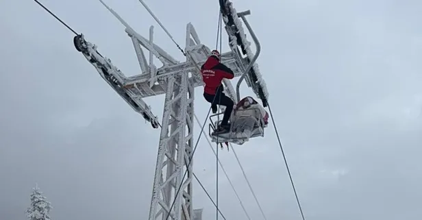 Uludağ'da telesiyej arızası Havada mahsur kalan tatilciler kurtarıldı