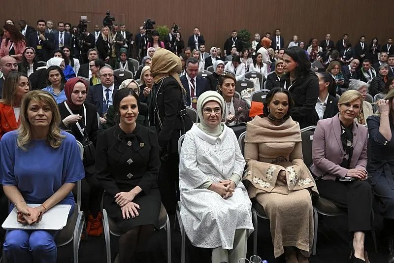 Emine Erdoğan'dan Antalya Diplomasi Forumu'nun Kadın, Barış ve Güvenlik Oturumu'nda Batı'ya Gazze tepkisi: "Asla boyun eğmeyeceğiz"-6