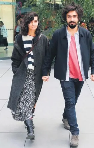 Tuba Büyüküstün Paris'te çekilmiş pozuyla kafaları karıştırdı! Umut Evirgen'e mesaj mı?