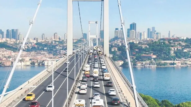 Karantinadan çıkan onbinler AVM'lere akın etti-7