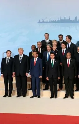 Trump neden 'kenara atıldı'?