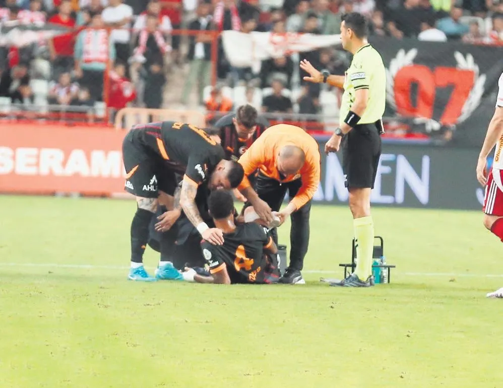 Ismael Jakobs 1 ay yok!