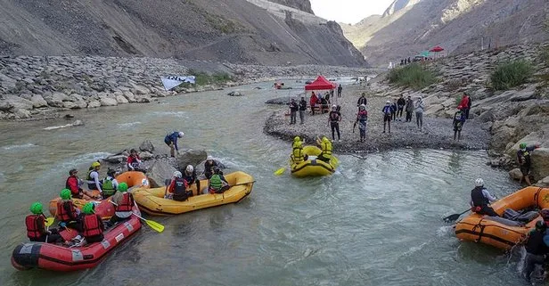 Terörden temizlenen Hakkari’deki Zap Vadisi’nde 40 şehirden 450 sporcu buluştu