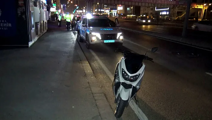 Son dakika: Avcılar'da TEM'i kilitleyen kaza! Motokurye hayatını kaybetti-3