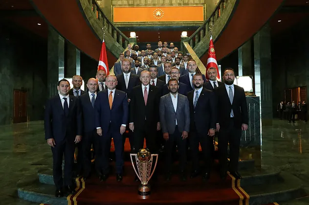 Başkan Erdoğan şampiyon Başakşehir'i kabul etti