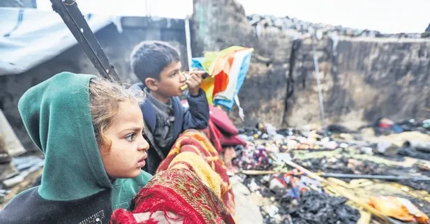 Gazze’de İsrail bombaları yangınlar ve soğuklar can alıyor