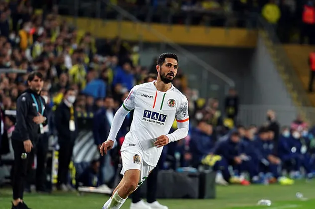 Ocak ayının en iyisi eski Galatasaraylı Emre Akbaba! Dünya yıldızlarını solladı
