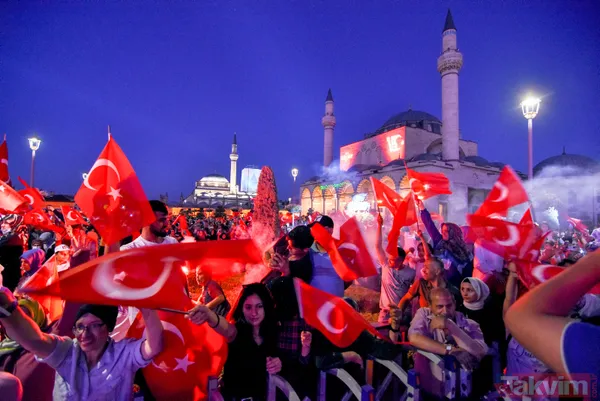15 Temmuz anma etkinliklerinde meydanlar doldu taştı - 1