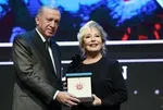 Cumhurbaşkanlığı Kültür ve Sanat Büyük ödülleri sahiplerini buldu! Başkan Erdoğan o isimleri tek tek açıkladı: Emel Sayın, Refik Anadol, Barış Manço...