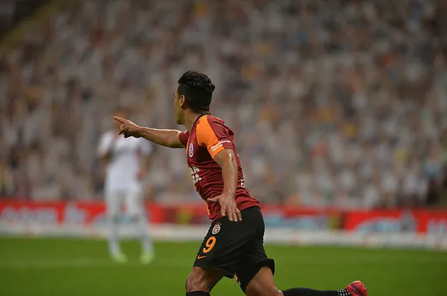 Falcao için Galatasaray'a sürpriz teklif! Detayları yazdılar