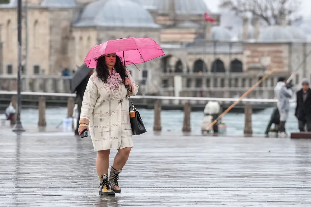 1778647639729.jpg Kırkikindi yağışları kapıda: Lodos, sağanak, çöl tozu birlikte geliyor! Sıcaklık 10 derece düşecek-10