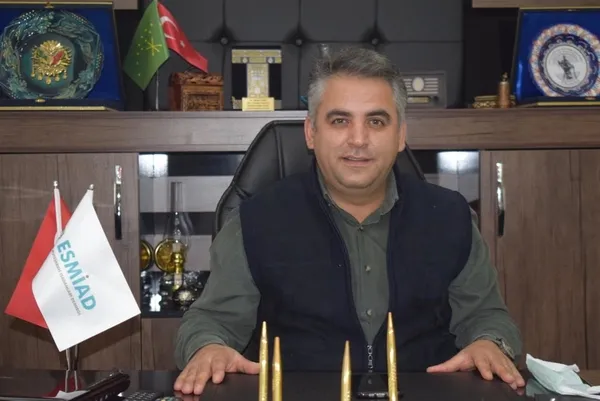 kemal-kilicdaroglunun-zor-durumda-dedigi-esnafin-pandeminde-kendisine-makam-arabasi-aldigi-ortaya-cikti-1606396321486.jpeg Kemal Kılıçdaroğlu'nun zor durumda dediği esnafın pandemide kendisine makam arabası aldığı ortaya çıktı-4