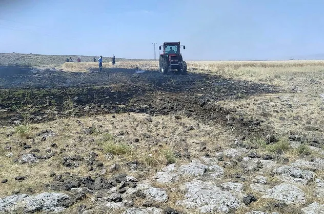 Mardin'de 50 dönüm alanda ekili buğday yandı