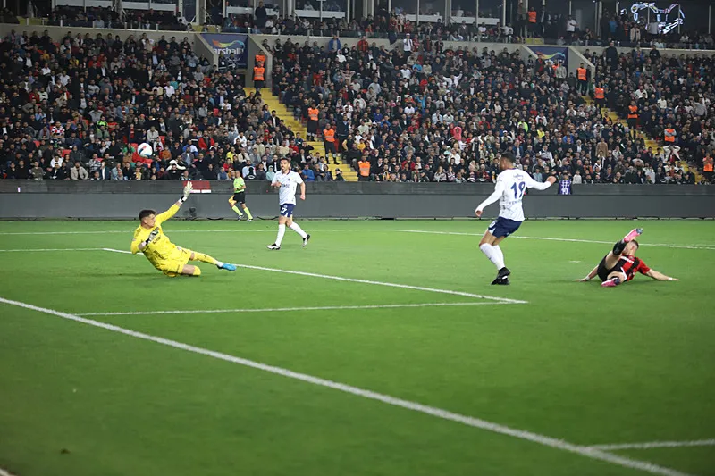 Spor yazarları Gaziantep FK - Fenerbahçe maçını yorumladı! "Ağam eğlenir" - 10