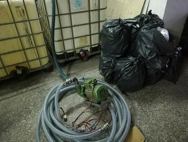 Bahçelievler'de 6 ton kaçak içki ele geçirildi-2