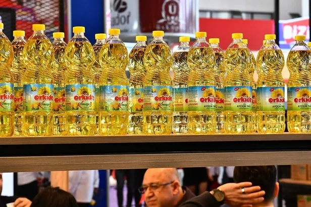 stokcular-yag-oyunu-ile-vatandasin-cebine-goz-dikti-10-gunde-500-teneke-sattilar-1648503427331.jpeg Stokçular yağ oyunu ile vatandaşın cebine göz dikti! 10 günde 500 bin teneke sattılar-6