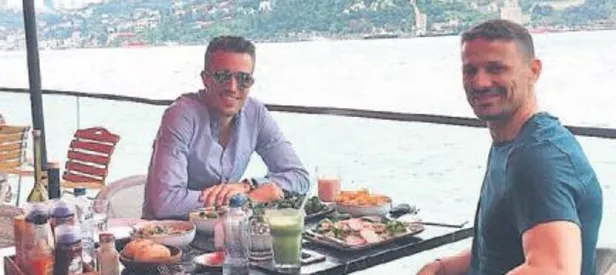 ‘Grip oldu’ denilen RVP Boğaz’da yemekte