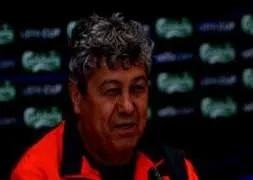 Mircea Lucescu kapıda
