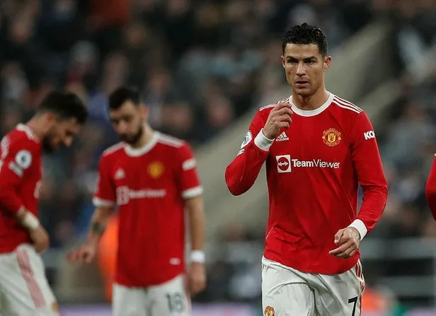 ronaldo-manchester-united-ile-yollari-ayiriyor-ispanya-basininda-yeni-takimi-hakkinda-avrupayi-soke-eden-iddia-1640717445464.jpeg