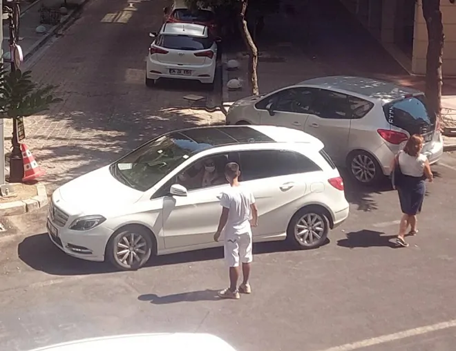 İzmir’de değnekçi terörü! Polis nöbet tutuyor