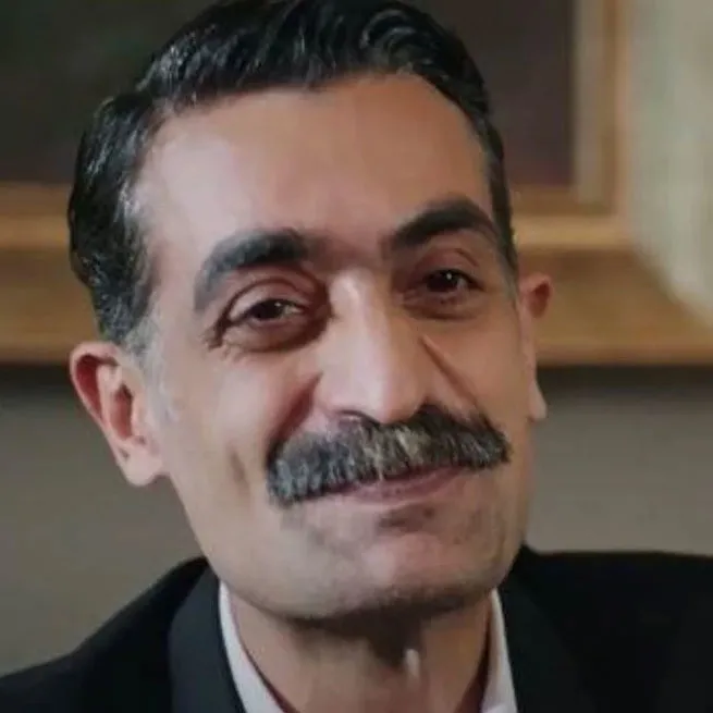 Yalı Çapkını’nın Kazım Ağa’sı Diren Polatoğulları’nın sır gibi sakladığı kızına bakın! Afra Saraçoğlu ile pozuna beğeni yağdı-8