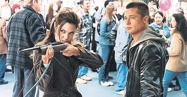 Brad Pitt ve Angelina Jolie'nin başrollerini paylaştığı efsane film "Bay ve Bayan Smith" bu akşam atv’de