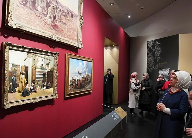 Emine Erdoğan, British Museum'da sergileri gezdi-1
