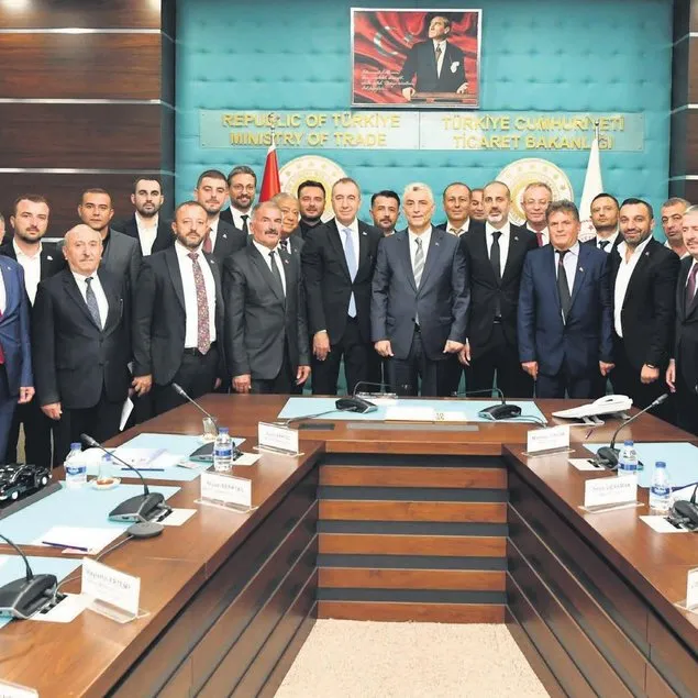 Otoda fiyatlar düştü sıra marketlerde
