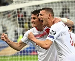 Türk duvarı! Çağlar Söyüncü ve Merih Demiral savunmadaki performanslarıyla göz doldurdu