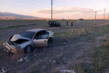 Otomobil ile hafif ticari araç çarpıştı: 1 ölü 4 yaralı