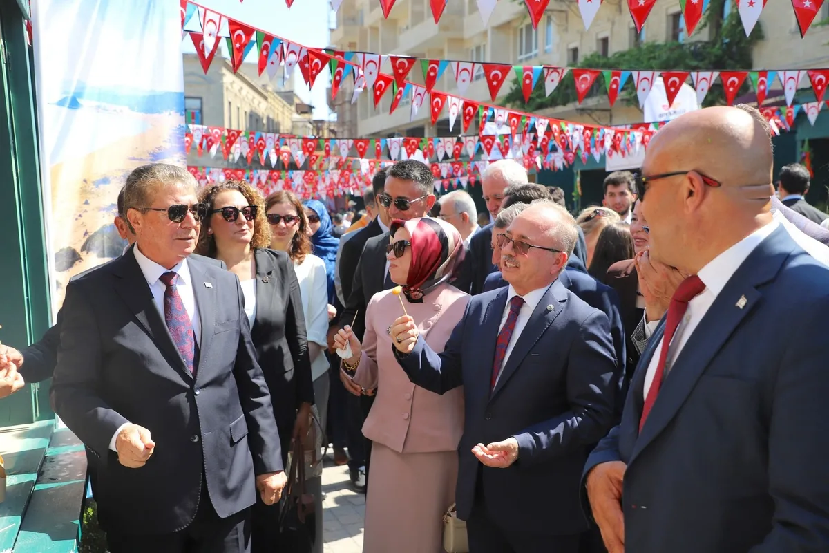 KKTC Başbakanı Ünal Üstel Bakü'de konuştu: Erdoğan ve Aliyev Türk dünyasına yön veren iki büyük liderdir-7
