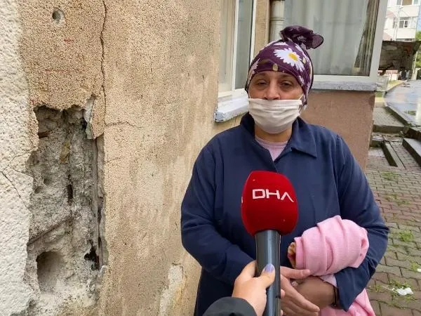 son-dakika-istanbulda-buyuk-korku-beton-kum-gibi-dokuldu-1604563816468.jpg SON DAKİKA: İstanbul'da korkunç manzara! 'Tabutun içince canlı yaşıyoruz"-3