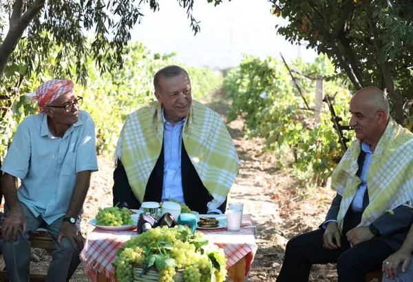 son-dakika-baskan-recep-tayyip-erdogandan-manisada-toplu-acilis-toreninde-onemli-aciklamalar-9-numara-sultani-1661009609396.jpg SON DAKİKA: Başkan Recep Tayyip Erdoğan'dan Manisa'da Toplu Açılış Töreni'nde önemli açıklamalar! 9 numara Sultani çekirdeksiz üzüm alım fiyatını açıkladı-9