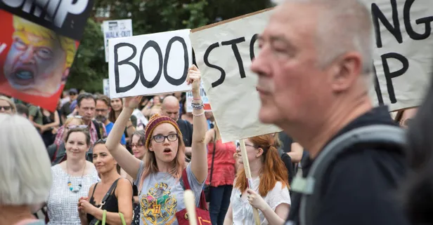 ABD Başkanı Donald Trump Londra'da protestoyla karşılandı