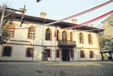 556 yıldır ayakta! Hoca İlyas Ortaokulu asırlardır aynı binada mezun veriyor
