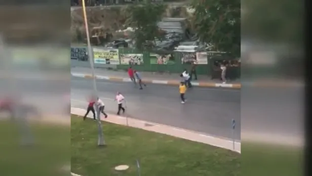 Beylikdüzü'nde pompalı tüfekli, bıçaklı kavga kamerada-4