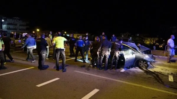 SON DAKİKA: Çanakkale'de gece yarısı feci kaza: Sivil polis aracı ile otomobil çarpıştı-3