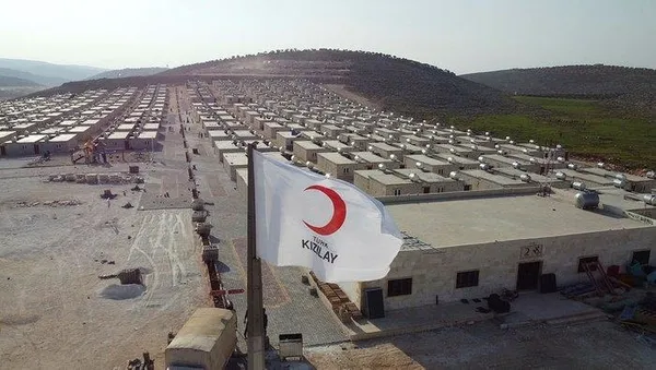mazlumun-umudu-turkiye-turk-kizilaydan-idlibte-cadirda-yasayan-suriyelilere-briket-ev-1617463672557.jpeg