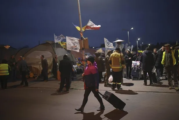 Polonyalı milletvekili Dominik Tarczyński'nin sözleri Batı'nın İslam düşmanlığını kanıtladı: "Bir tane Müslüman mülteci almadık"-3