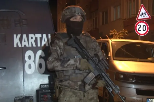 Küçükçekmece'de torbacı operasyonu!