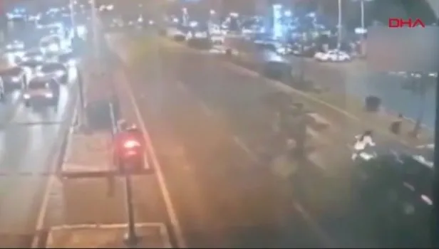 İzmir'de 17 yaşındaki Bürge'nin hayatını kaybettiği kan donduran kaza anı kamerada