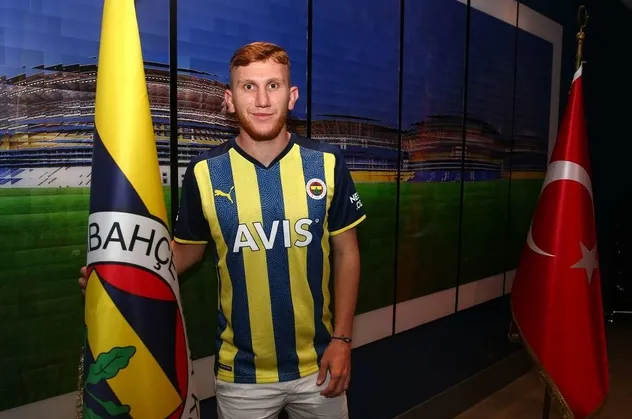 Fenerbahçe'de Burak Kapacak için gözler Mame Thiam'da