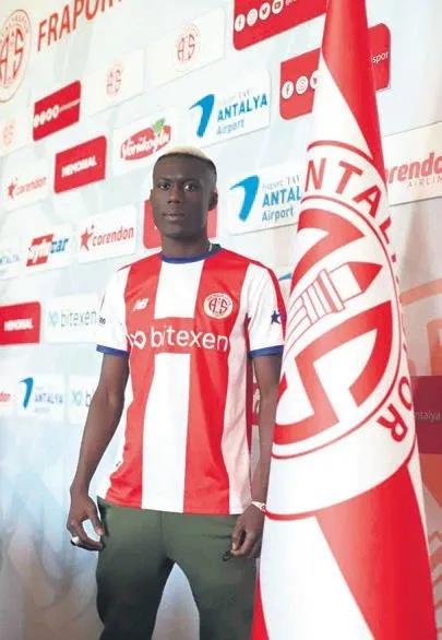 yildiz-futbolcu-miralem-pjanic-kara-kartala-acik-kapi-birakti-besiktas-beni-mutlu-ediyor-1643406570940.jpeg Yıldız futbolcu Miralem Pjanic Kara Kartal'a açık kapı bıraktı! Beşiktaş beni mutlu ediyor-14